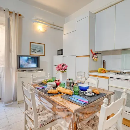 Casa Lilly La Pigna Old Town Hideaway - Happy San Remo